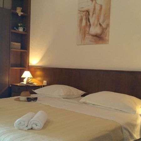 House Nede Medic Hotell Brela Exteriör bild