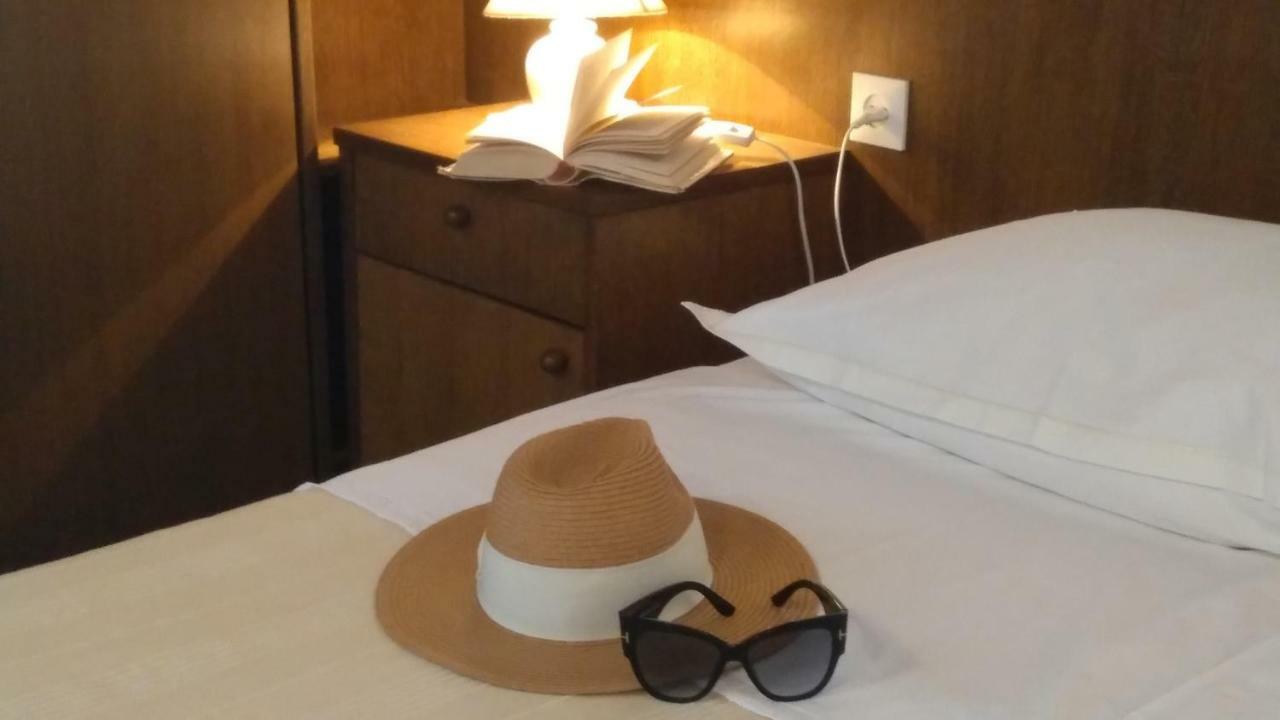 House Nede Medic Hotell Brela Exteriör bild